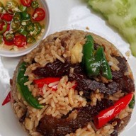 โรงเหล้าตะวันแดง by เปลือกไม้งาม สาขา สุพรรณบุรี