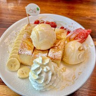 ทองหล่อ คาเฟ่