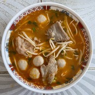 เมนูของร้าน ก๋วยเตี๋ยวลูกชิ้นหมูเกาะสมุย