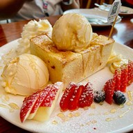 ทองหล่อ คาเฟ่