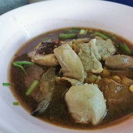 เมนูของร้าน ก๋วยเตี๋ยวเรือเจ้นิด วัดรัตนชัย อยุธยา
