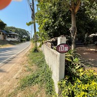 บ้านริมวัง