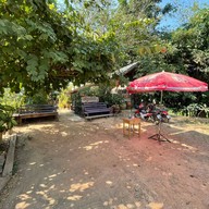 บ้านริมวัง