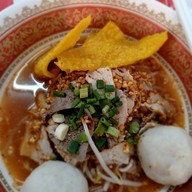 เมนูของร้าน ก๋วยเตี๋ยวหมูพี่รัตน์ สาขา 2 ภูธร 8