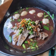 เมนูของร้าน ก๋วยเตี๋ยวน้ำตกคุณหนิง@MFU