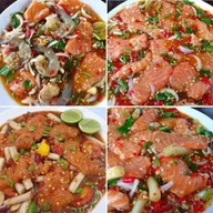ข้าวกระเพรา&ข้าวหมูทอด& ข้าวไก่ทอด& ไข่เจียวทรงเครื่อง