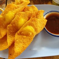 นายช่าง ก๋วยเตี๋ยวเรืออยุธยา (รสเด็ด) สันติธรรม