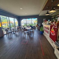 บรรยากาศ Rabika Coffee ปั๊มเอสโซ่สาขาเพชรเกษม 108