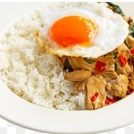 อร่อยราดหน้ามันไก่ขาหมู