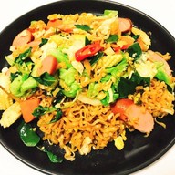 อร่อยราดหน้ามันไก่ขาหมู