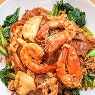 อร่อยราดหน้ามันไก่ขาหมู