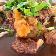 ก๋วยเตี๋ยวหม้อไฟนาย 100 ล้าน โชคชัย