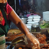 บรรยากาศ ขาหมูรัชดา แยกสุทธิสาร รอบกลางวัน