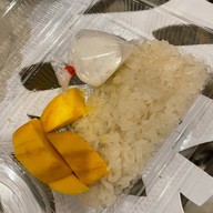 คั่วไก่-สุกี้ & นพรัตน์ ข้าวเหนียวมะม่วง พระยามนธาตุ แยก17