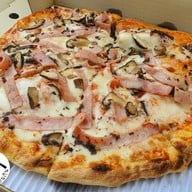เมนูของร้าน Little Red Oven Haus Sathorn 11 Pizza Italian เฮ้าส์สาทร 11