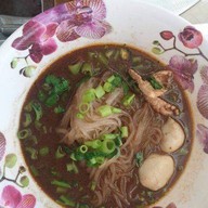 ก๋วยเตี๋ยวเรือ ลิ้มรส อร๊อยอร่อย โชคชัย4 ซอย78