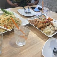 ส้มตำ ยำ เผา กะหลิม (ป่าตอง)