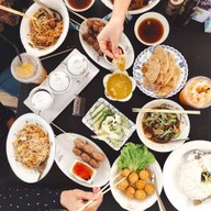 คุณอนันต์คาเฟ่(ก๋วยเตี๋ยววันอาทิตย์)