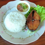 ยุ้ยข้าวต้มปลา ข้าวแห้ง