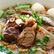 เจ๊จิ๋ม ธัญรส