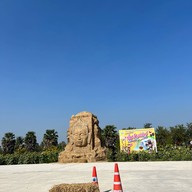 หุ่นฟางยักษ์ บ้านคลองใหญ่