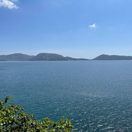 บ้านริมผา