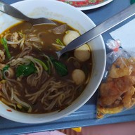 เมนูของร้าน ล้านเตี๋ยวเรือ 3ปอ ธนบุรี