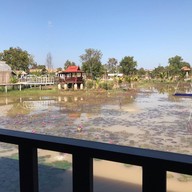 บ้านสวนพบพลอย