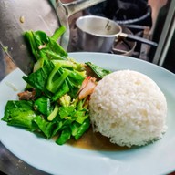 ผัดไท นิววิง