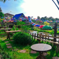 ร้านป๋ารวย Coffee & Noodles