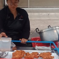 ไก่ทอด 2 รส✌🏻 (สาขา 2 ปั๊ม ปตท.ค่ายกฤษณ์ศรีวะรา ) ขายอยู่ข้างปั๊มน้ำมันปตท.ค่ายกฤษณ์ศรีวะรา ( มทบ.29 )