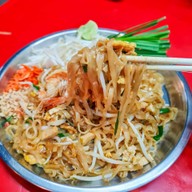 ผัดไท นิววิง