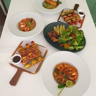 เมนูของร้าน Hula Hula Golf Club cafe กระบี่