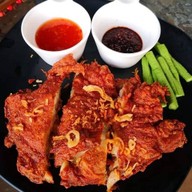 ไก่ทอด 2 รส✌🏻 (สาขา 2 ปั๊ม ปตท.ค่ายกฤษณ์ศรีวะรา ) ขายอยู่ข้างปั๊มน้ำมันปตท.ค่ายกฤษณ์ศรีวะรา ( มทบ.29 )