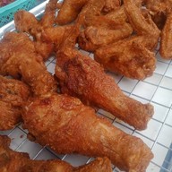 ไก่ทอด 2 รส✌🏻 (สาขา 2 ปั๊ม ปตท.ค่ายกฤษณ์ศรีวะรา ) ขายอยู่ข้างปั๊มน้ำมันปตท.ค่ายกฤษณ์ศรีวะรา ( มทบ.29 )