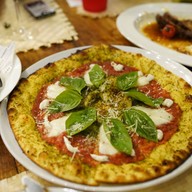 บริษัท ฟูลเฟลเวอแอนด์ริช จำกัด -