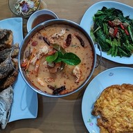 คุณอนันต์คาเฟ่(ก๋วยเตี๋ยววันอาทิตย์)