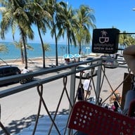 Brew Bar coffee on the beach บางแสน