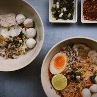 TEA SIS Crepe & Tea  ตลาดน้อย