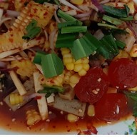 ยำยำ (yum yum)