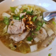 ป้ออุ้ยแม่อุ้ย แม่กำปอง