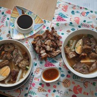 ก๋วยจั๊บเจ๊น้อย