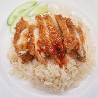 ก๋วยเตี๋ยวไก่อินเตอร์ & ข้าวมันไก่อินเตอร์ ตลาดเปิดท้ายบิ๊กซีบางพลี