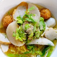 ก๋วยเตี๋ยวไก่อินเตอร์ & ข้าวมันไก่อินเตอร์ ตลาดเปิดท้ายบิ๊กซีบางพลี