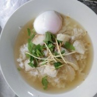 ข้าวต้มปลาก๋วยเตี๋ยวปลา (สี่แยกตัดใหม่ ถ.เขลางค์นคร)