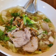 ป้ออุ้ยแม่อุ้ย แม่กำปอง