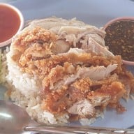 เมนูของร้าน เจ๊ลี ข้าวมันไก่สูตรไหหลำ