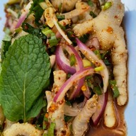 เมนูของร้าน น้องฟ้าข้าวต้มกุ้ยใบเตย หมู่บ้านรัตนโกสินทร์ รังสิต