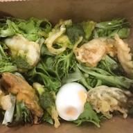 เมนูของร้าน On the Table เอ็มควอเทียร์