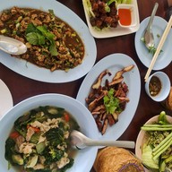 เมนูของร้าน ร้านนัดพบ